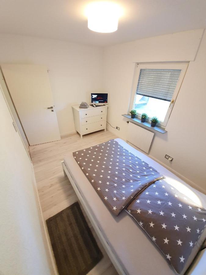 Tolle 125M² Erdgeschosswohnung Im Einzelhaus 칼텐키르헨 외부 사진